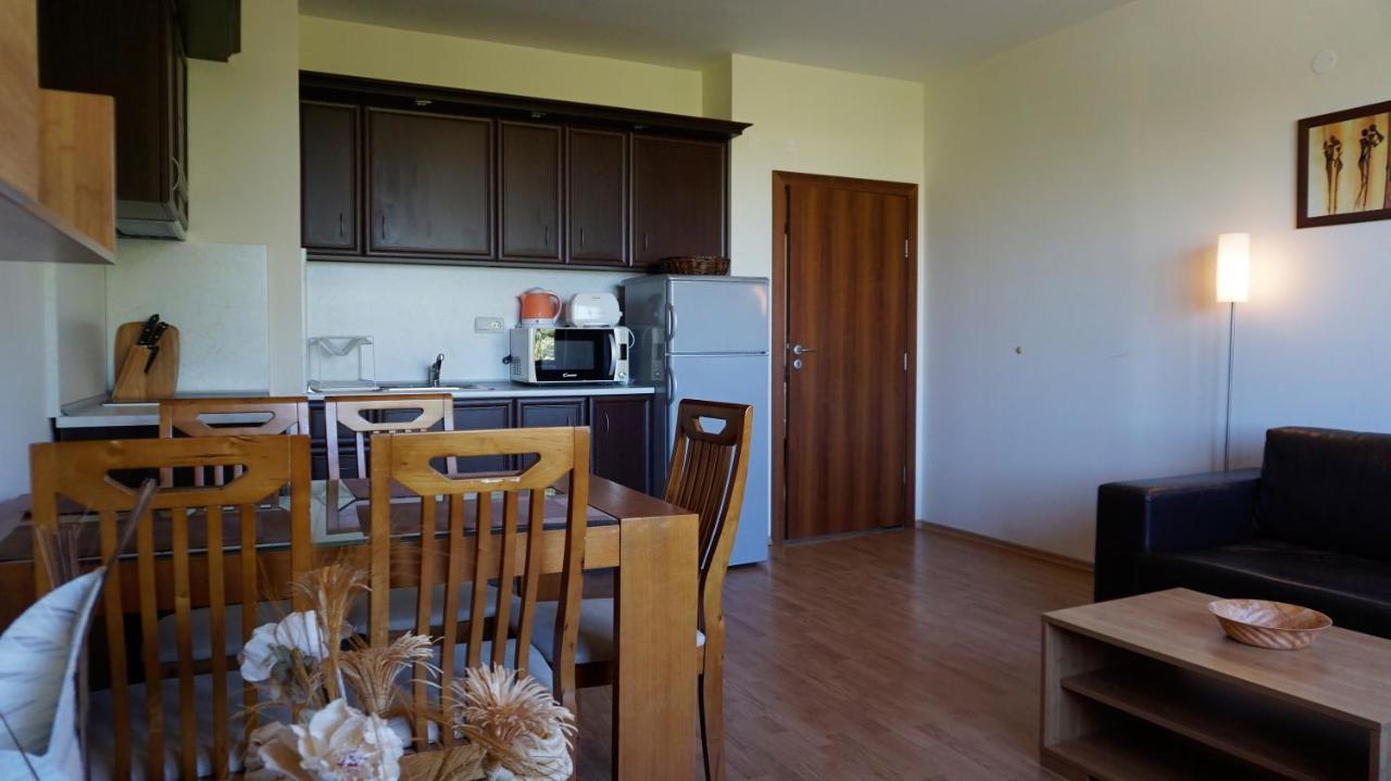 Апартамент Сънрайз Обзор - Apartment Sunrise オブゾー エクステリア 写真